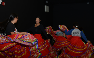 Scholars Learn Ballet Folklorico - article thumnail image