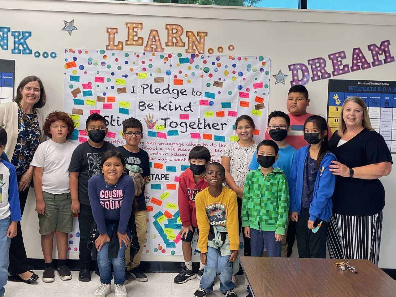 Students pledging to be kind and stick together